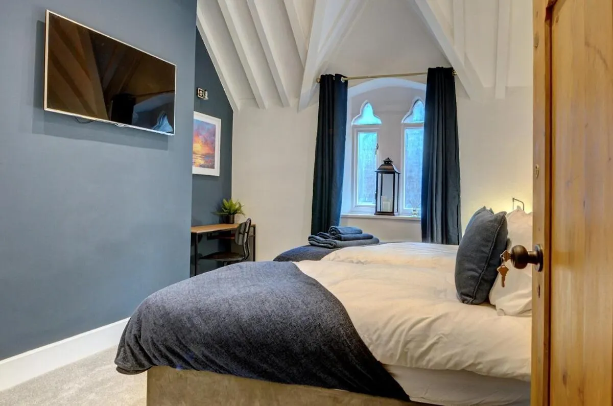 Dom wakacyjny Homebird Property - The Vicarage Leeds