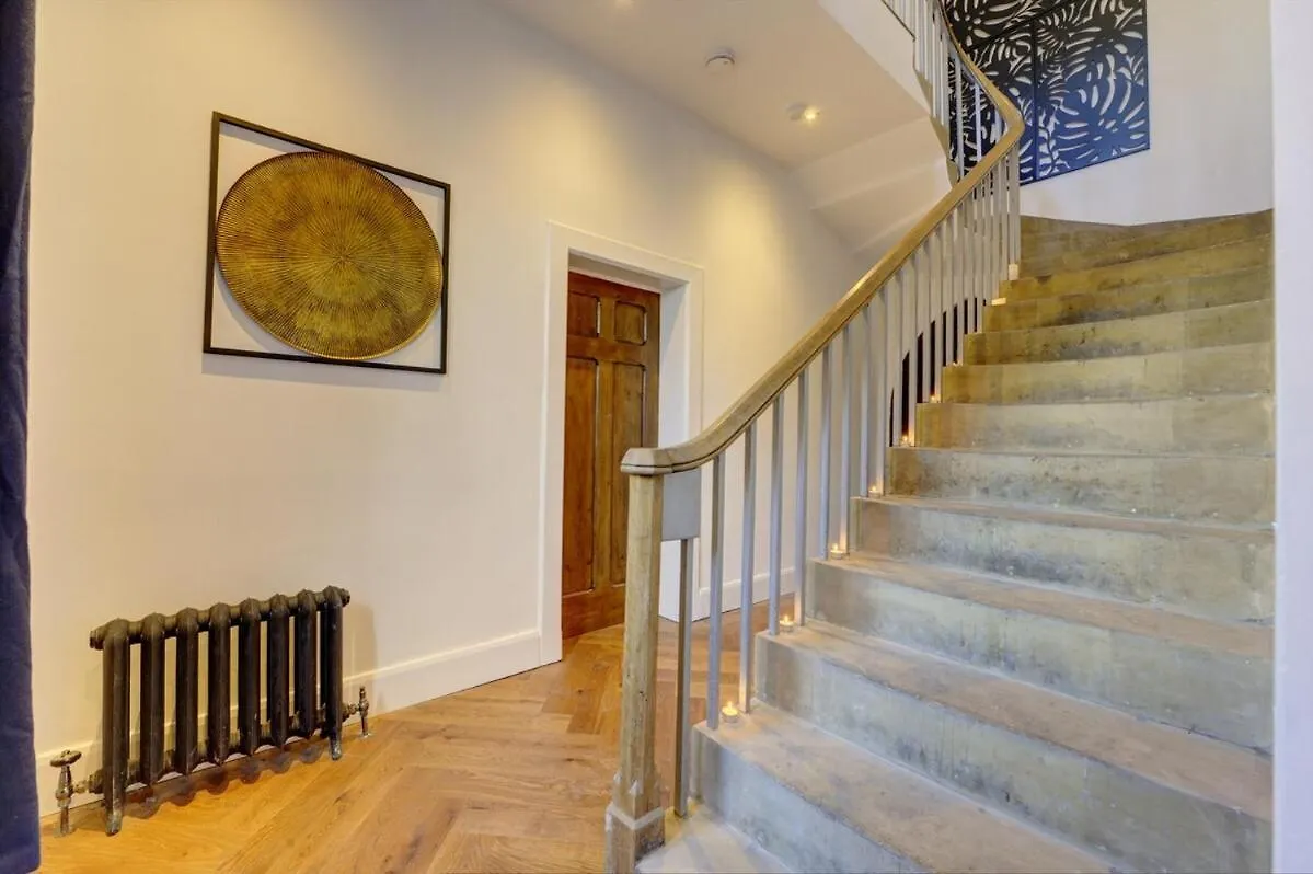 Homebird Property - The Vicarage Leeds  0*, Leeds (West Yorkshire)